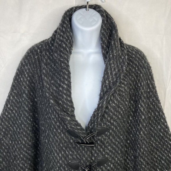 Sonoma poncho shawl Toggle Womens one size black gray knit fringe boho  nwt - Picture 4 of 10